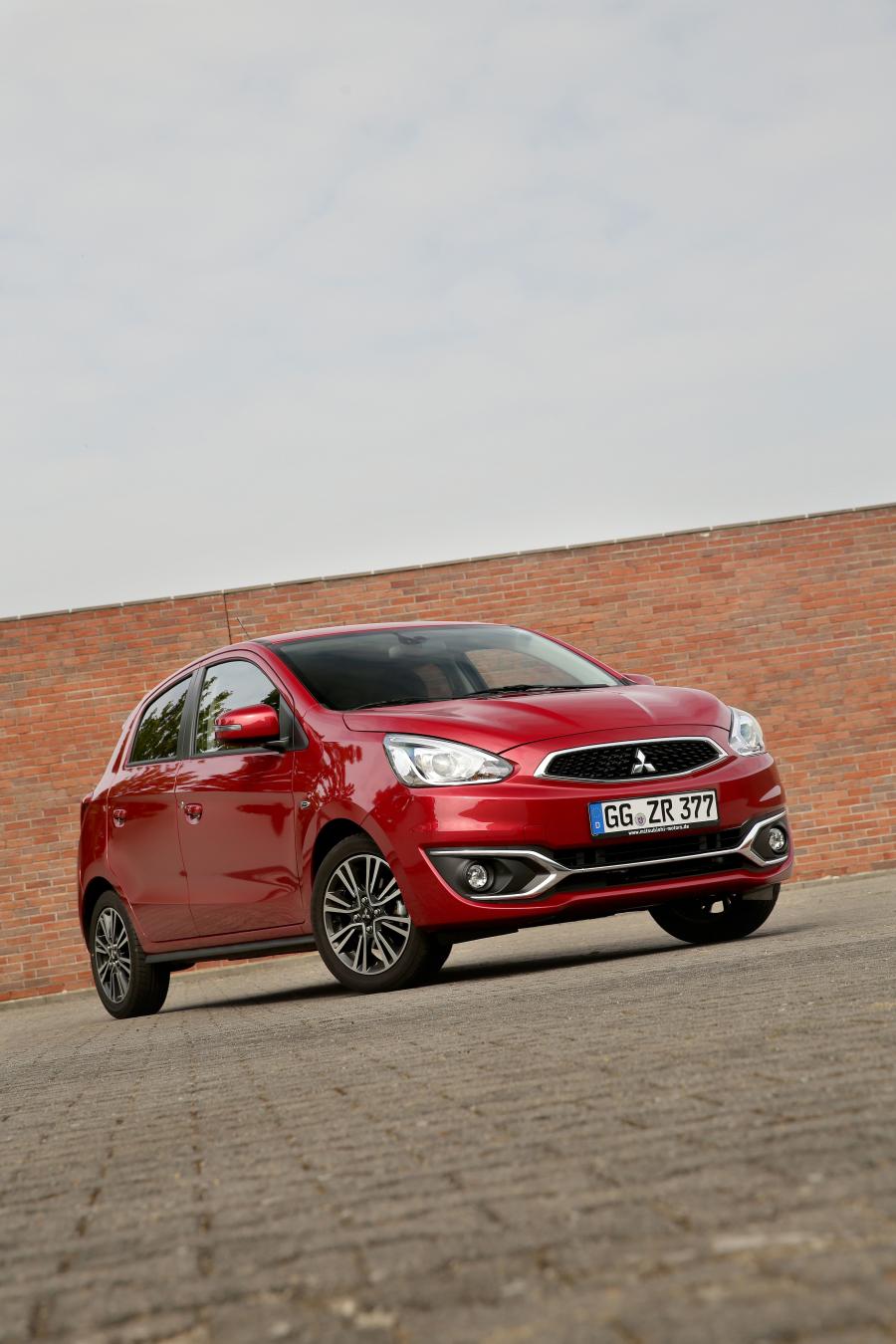  Mitsubishi Space Star 2016 года  (EU) (фото 12 из 45)